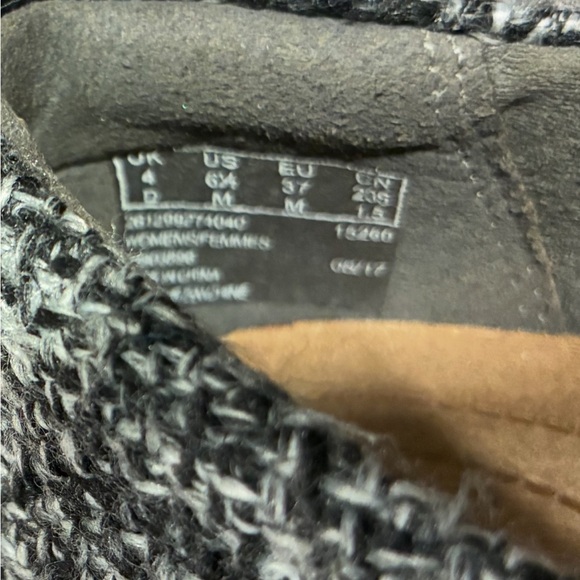 Clarks NWT sz6.5 Kesha Rosa Tweed and Black Patent Leather  Women's Flats - Picture 9 of 9